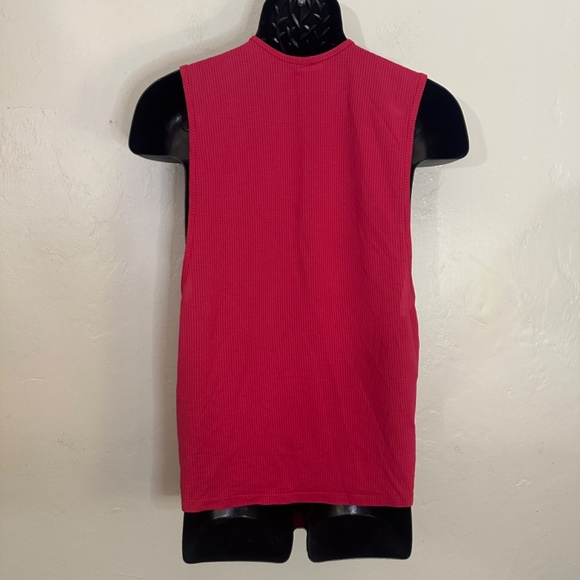 Tulio Mesh Sleeveless T Shirt Small Gently worn 94% polyamide / 6% spandex - Picture 3 of 4